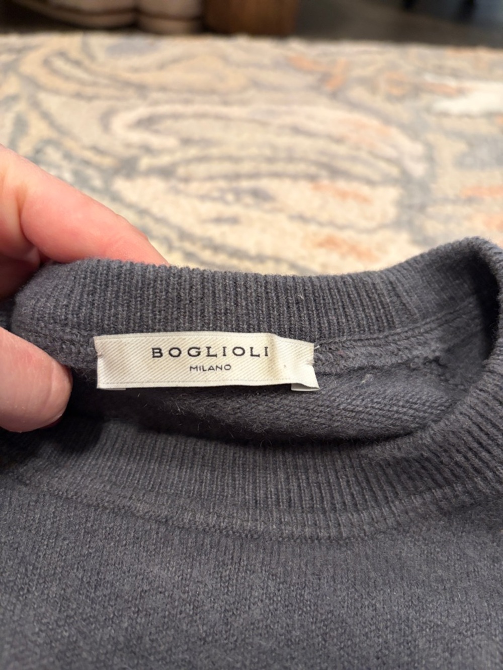 Men's Classic Crewneck cashmere Sweater in Navy - Picture 2 of 3